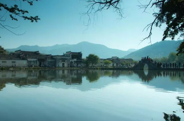 白牆青瓦馬頭牆，綠水青山蔚藍天——美到窒息的徽派建築